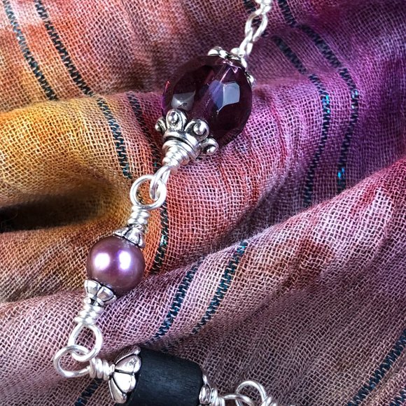 29" black Tulasi with purple pearls and purple glass beads - Picture 7 of 10